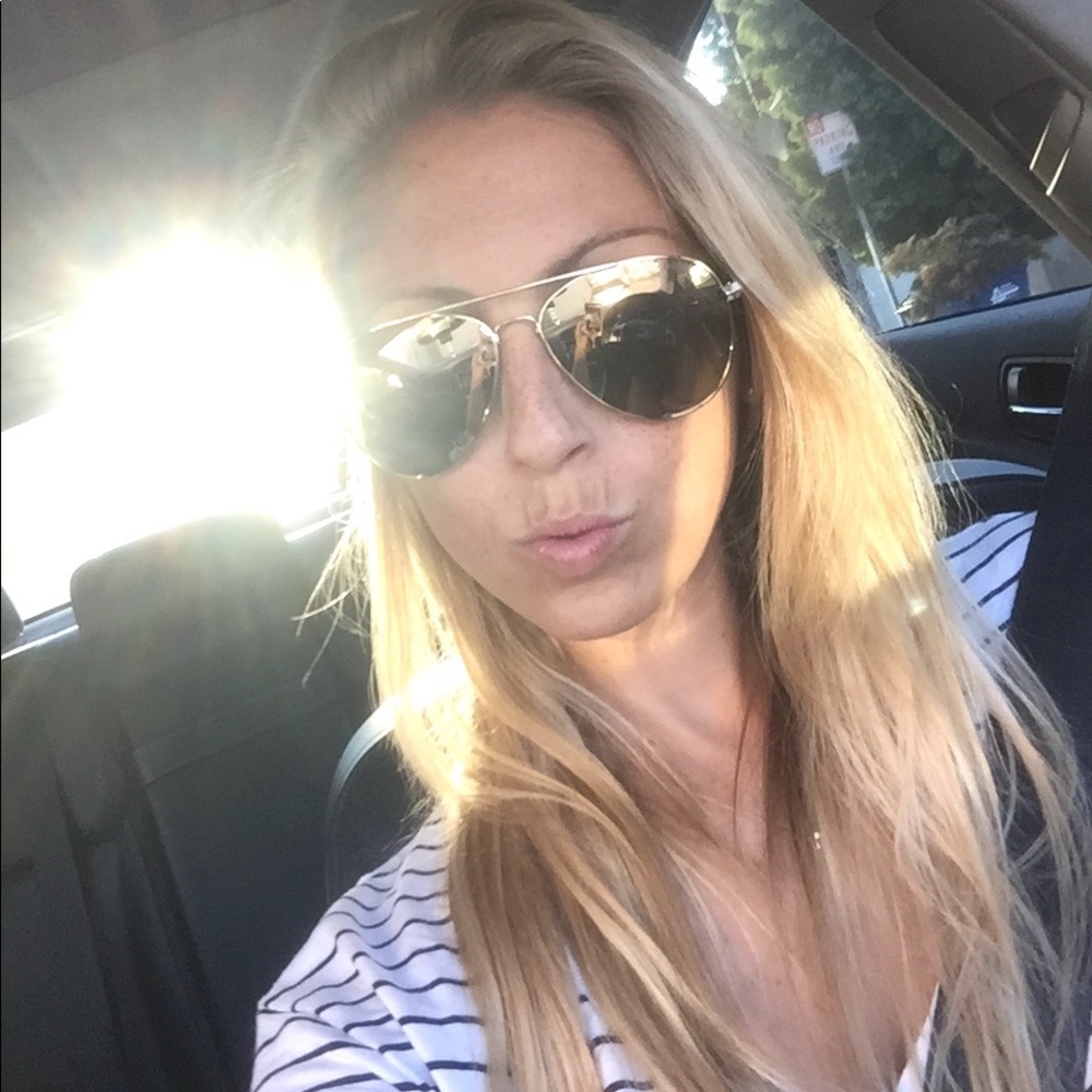 Meet your Posher, Emilie